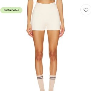 New FlowWell Callista 4" Short in Bone White
WellBeing + BeingWell size XS